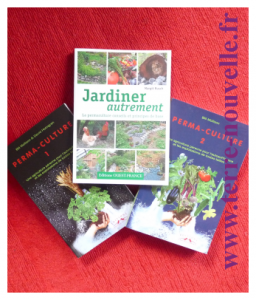 Jardiner autrement, permaculture, livre de Margit Rush et les deux ouvrages de références en permaculture de Bill Mollison