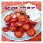 Salade de fraises et crème chantilly