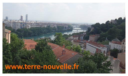 J'ai passé les 23 premières années de ma vie à Lyon. Puis, j'ai changé ma normalité...