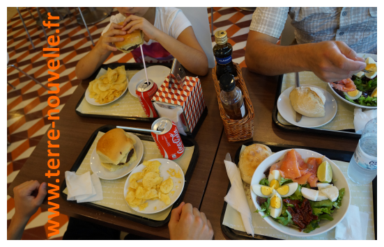 Voyage au Portugal en famille : un repas dans une boulangerie