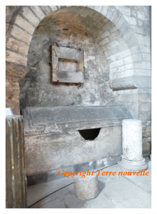sarcophage-saint-mamert-basilique-saint-pierre-vienne Sarcophage de Saint Mamert - Basilique Saint Pierre de Vienne